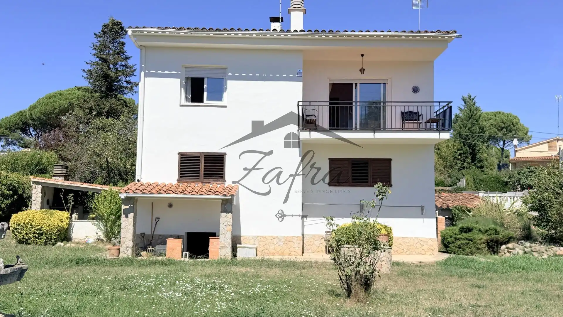 Casa con jardín en venta en Carrer Carrer Canigó, imagen 2