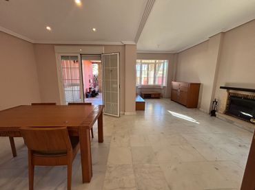 Maison jumelée avec balcon à vendre à Calle Fresno
