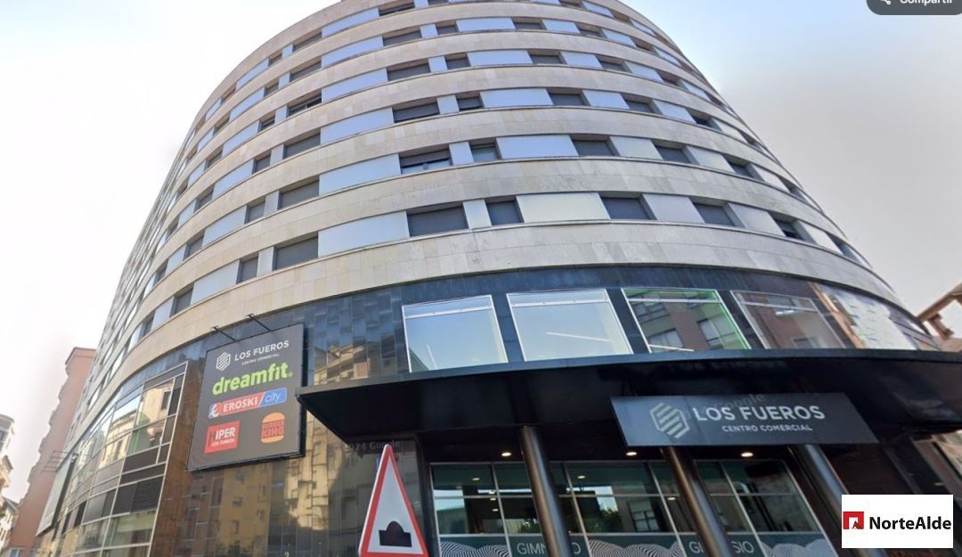 Vista exterior de Piso en venta en Barakaldo  con Calefacción y Trastero