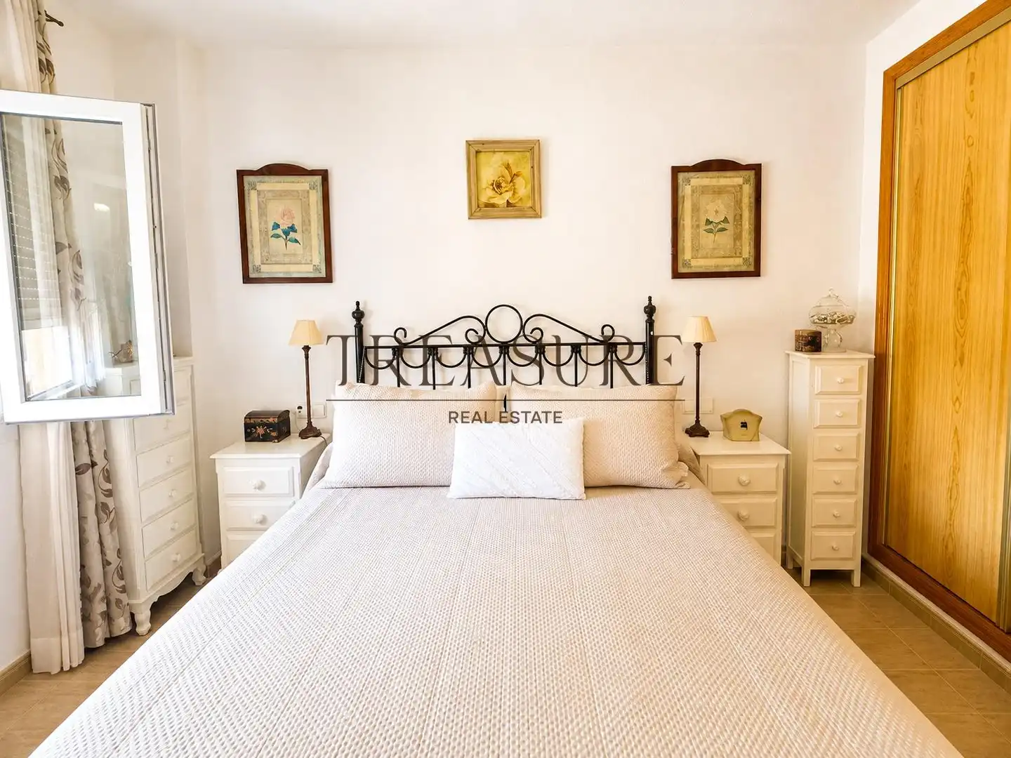 Bedroom of Flat for sale in Cartagena  with Air Conditioner, Balcony and Community pool
