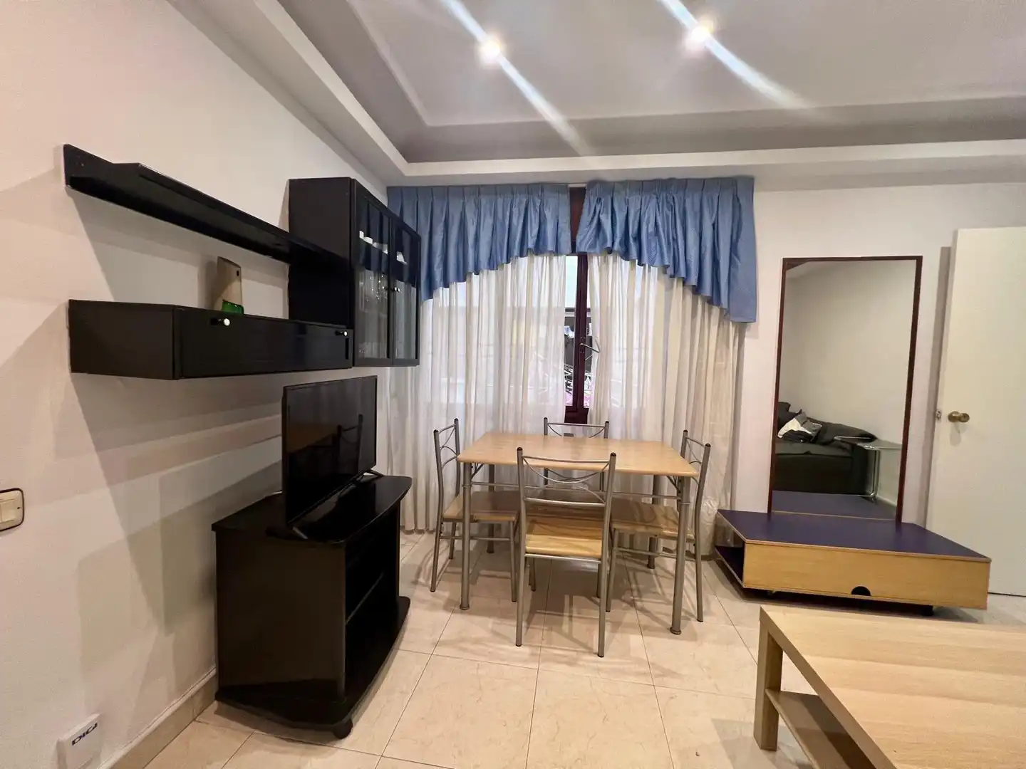 Living room of Flat for rent in Oviedo   with Heating and Furnished