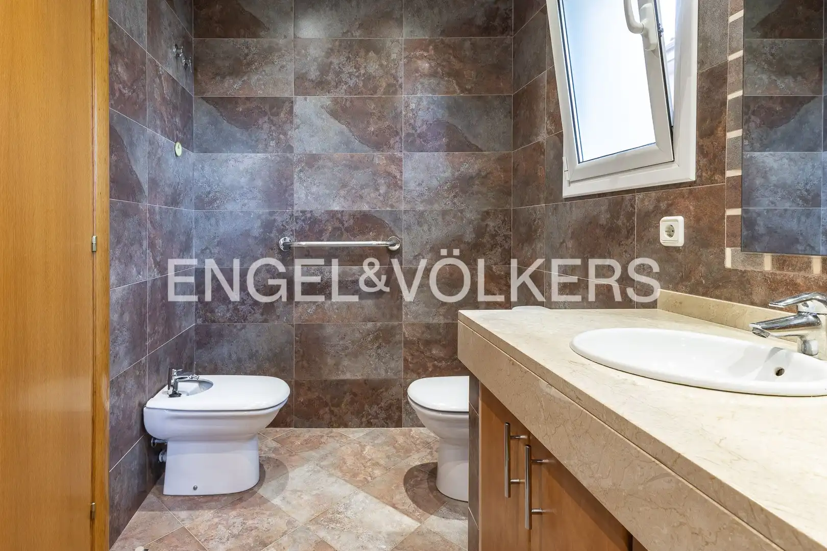 Bathroom of Houses for sale in Sant Cugat del Vallès  with Air Conditioner, Heating and Private garden