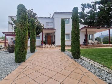 Villa mit Balkon zum Verkauf in Calle CL DE LA SERRA DEL CADI