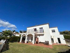 Exterior view of House or chalet for sale in Marbella  with Air Conditioner, Private garden and Terrace