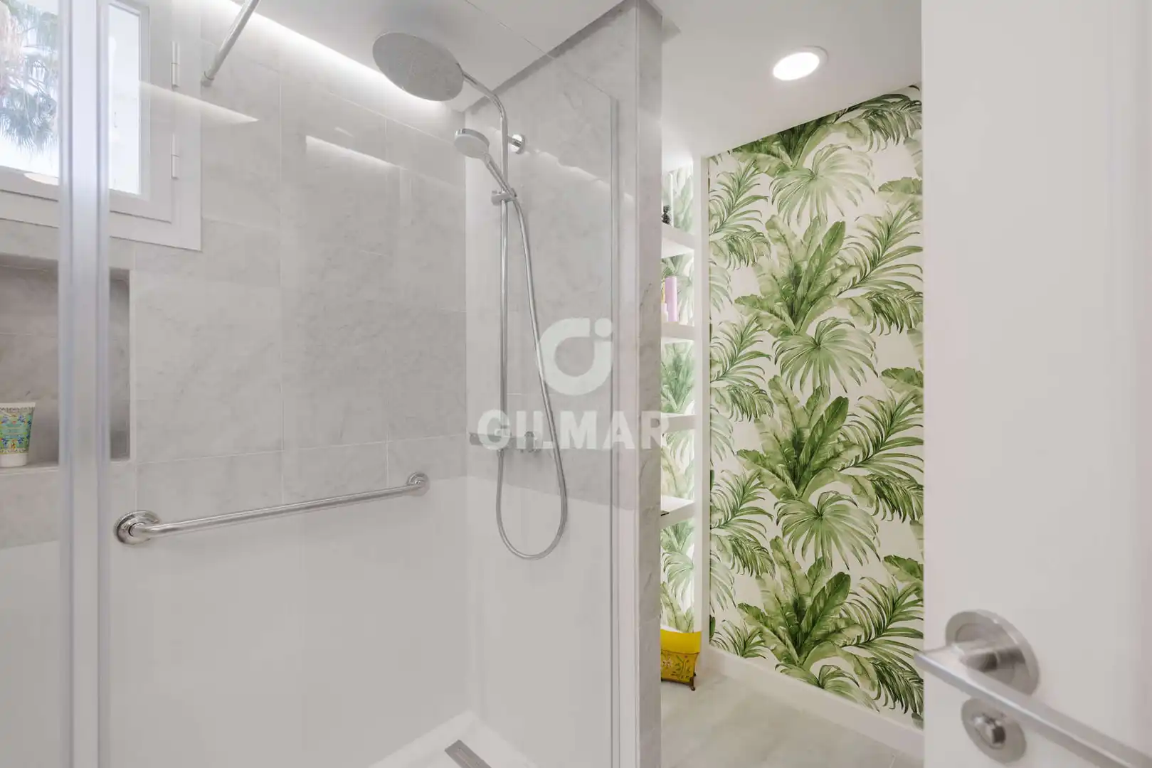 Badezimmer von Maisonette zum Verkauf in Estepona mit Heizung, Abstellraum und Balkon