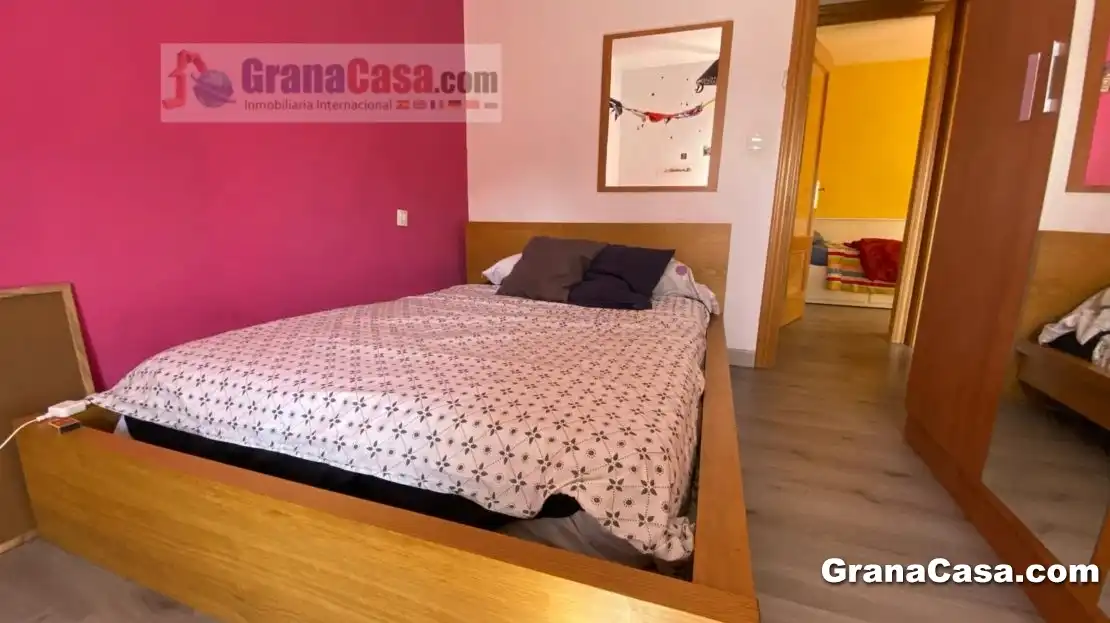 Bedroom of Flat for rent in Granada  with Air Conditioner, Heating and Terrace