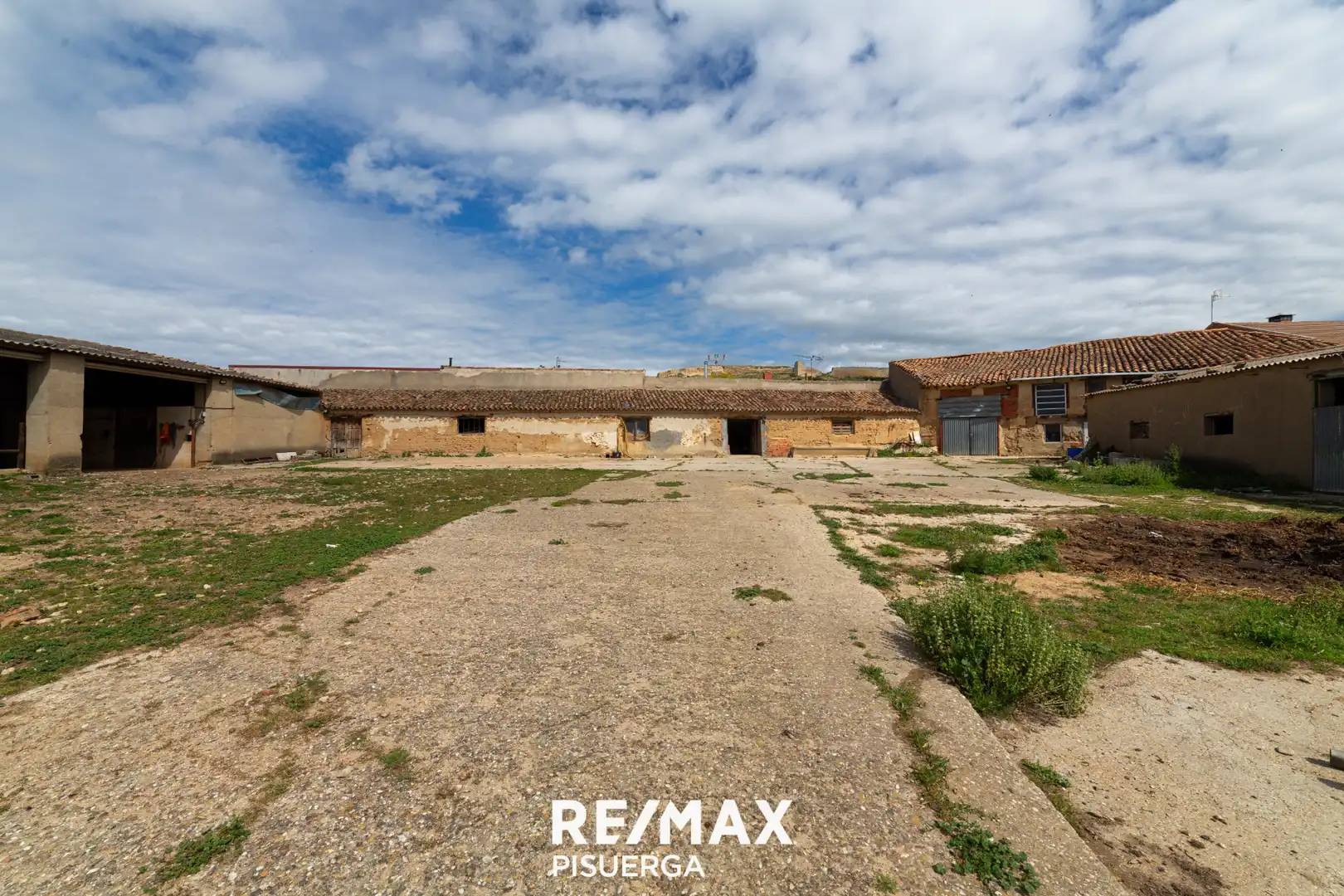 Houses for sale in Tordehumos  with Private garden, Terrace and Storage room