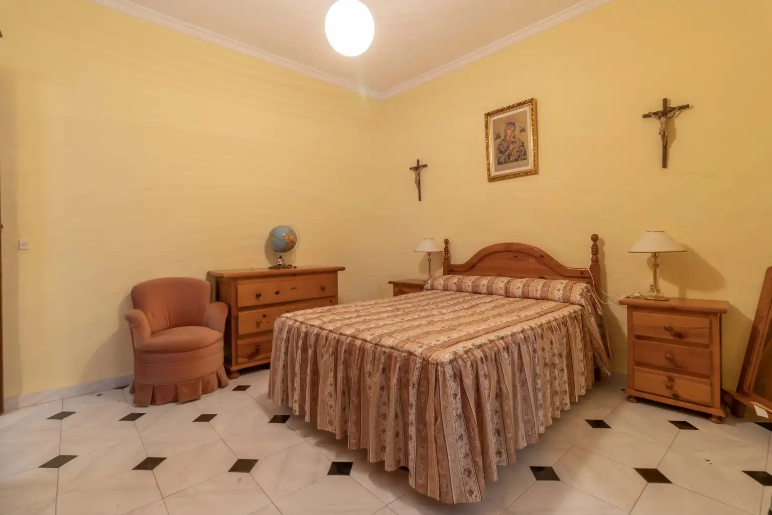 Dormitori de Casa adosada en venda en Villanueva del Río y Minas amb Aire condicionat, Terrassa i Balcó