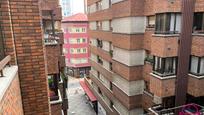 Vista exterior de Pis en venda en León Capital  amb Calefacció i Terrassa