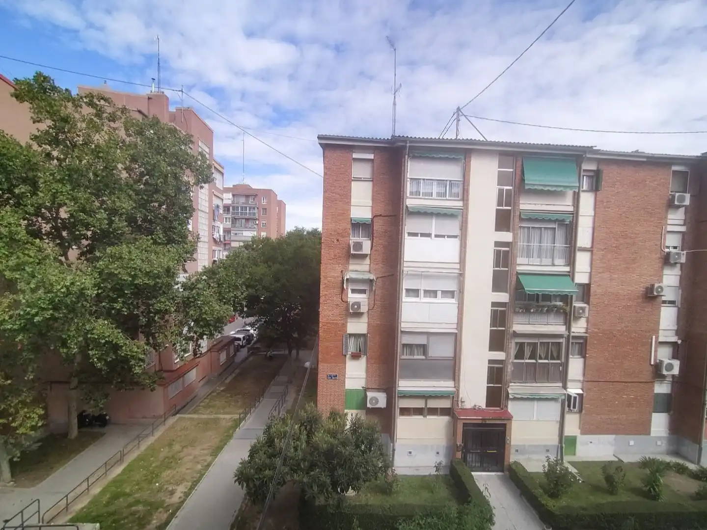 Vista exterior de Pis en venda en  Madrid Capital amb Balcó