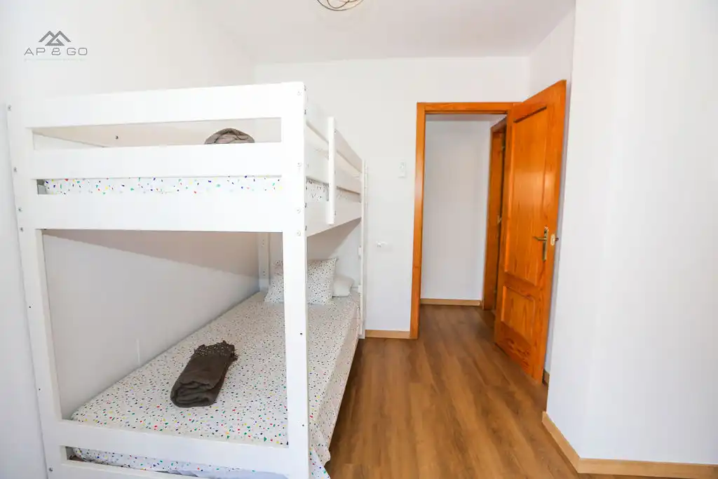 Dormitori de Àtic de lloguer en Almuñécar amb Aire condicionat, Terrassa i Moblat