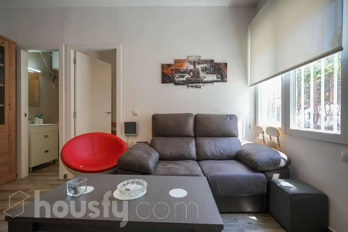 Living room of Flat for sale in Madrid  with Air Conditioner, Storage room and Furnished