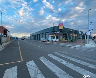 Vista exterior de Nau industrial en venda en Figueres amb Calefacció i Alarma