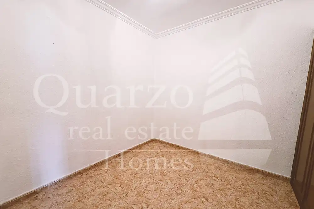 Habitación de Piso en venta en Valencia con Calefacción y Balcón