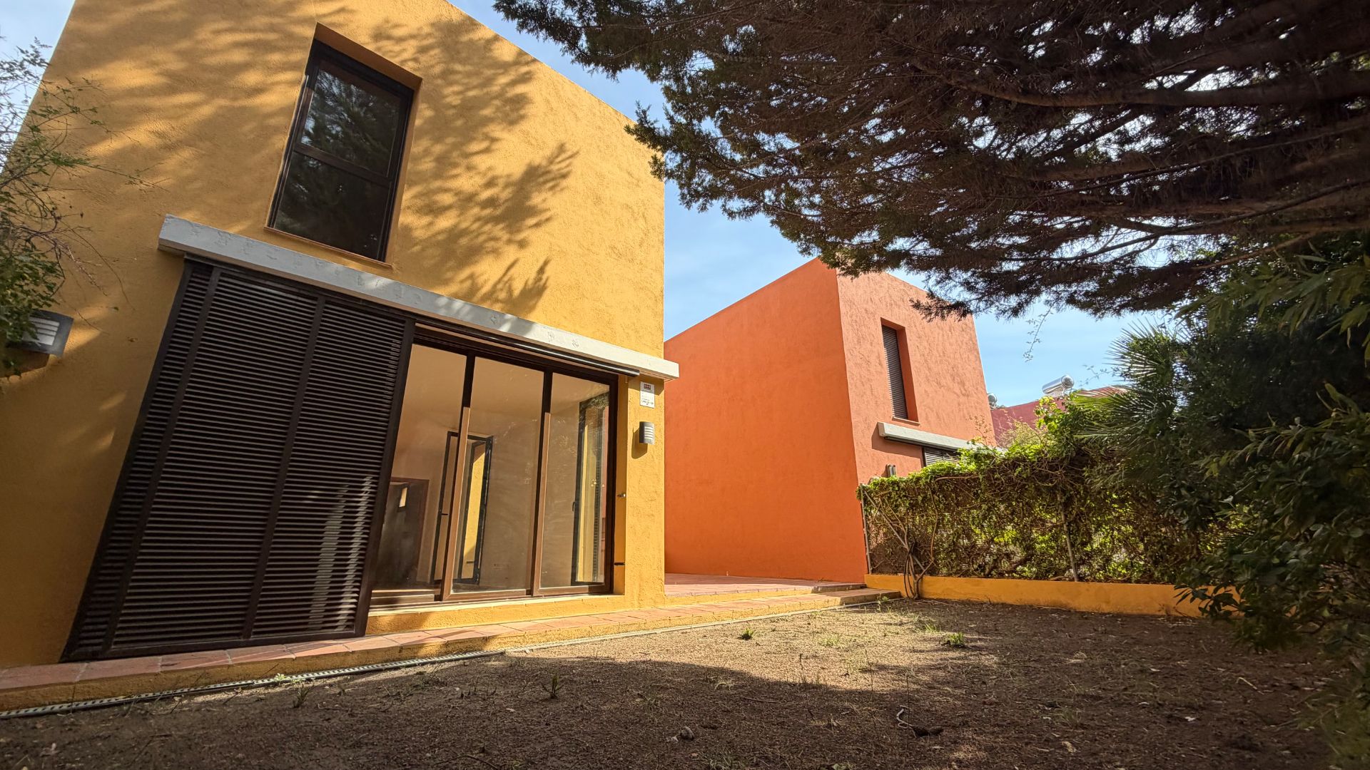 Vista exterior de Casa adosada en venta en  Tarragona Capital con Aire acondicionado, Calefacción y Jardín privado