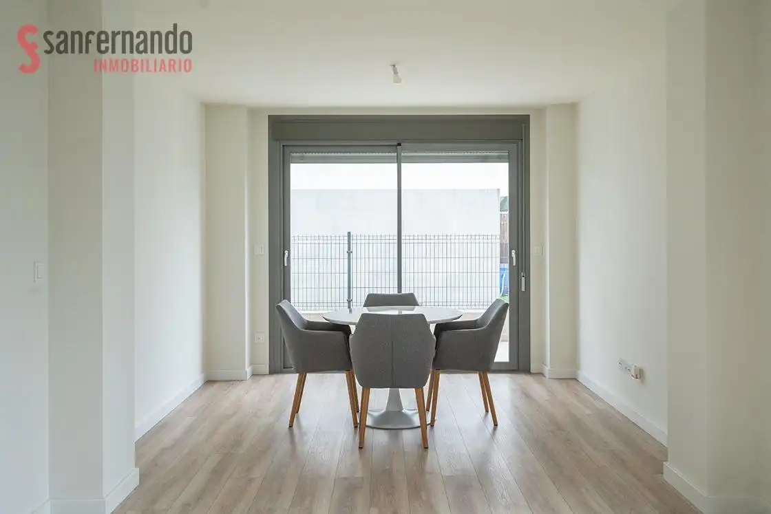 Comedor de Casa adosada en venta en Santa Cruz de Bezana con Calefacción, Jardín privado y Terraza