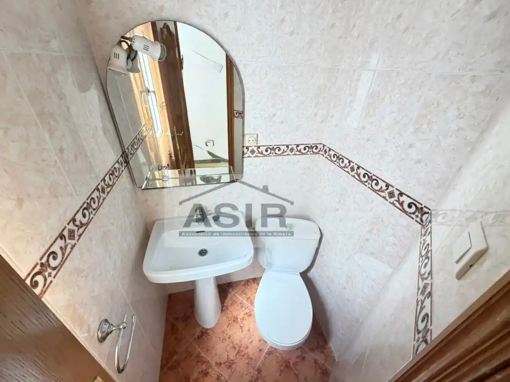 Baño de Piso de alquiler en Alzira con Balcón
