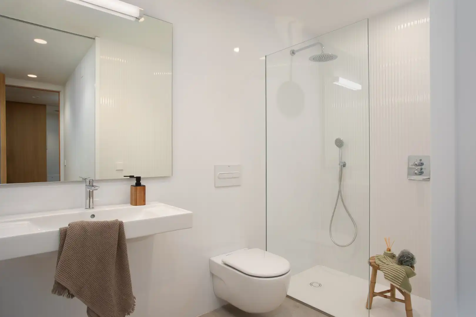 Bany de Pis en venda en Girona amb Aire condicionat, Calefacció i Terrassa