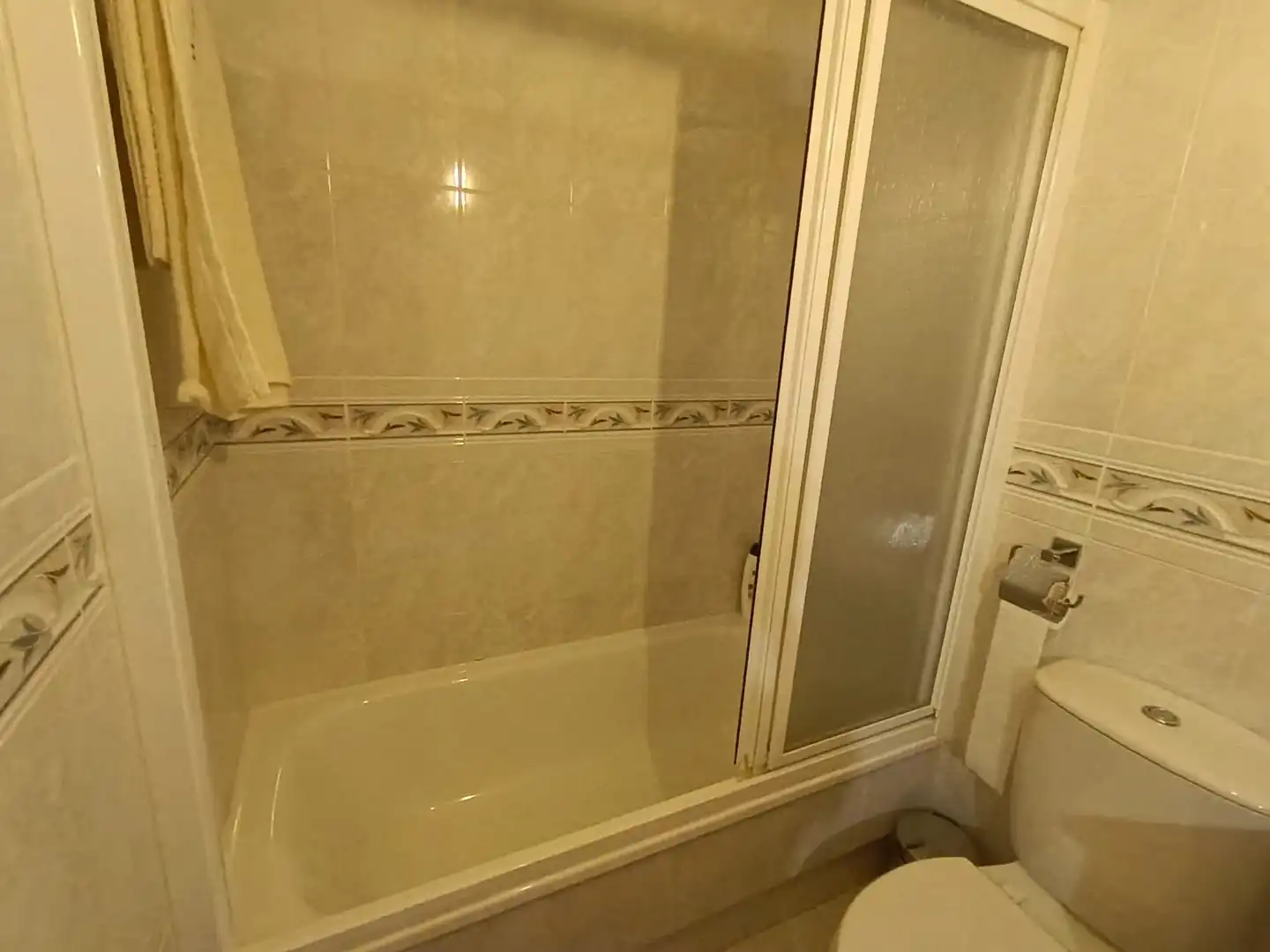 Bathroom of Flat for sale in Arbo  with Storage room