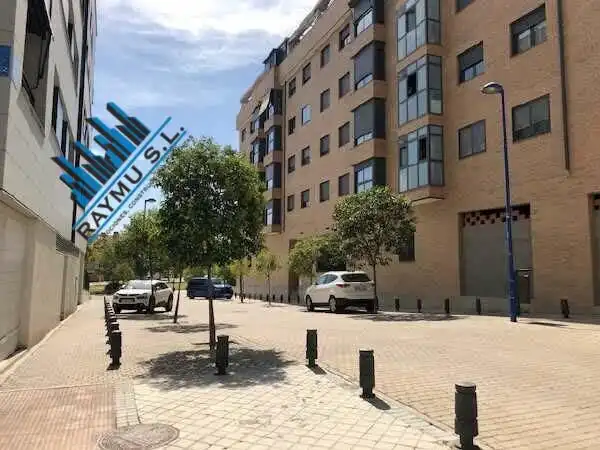Außenansicht von Garage zum Verkauf in Leganés