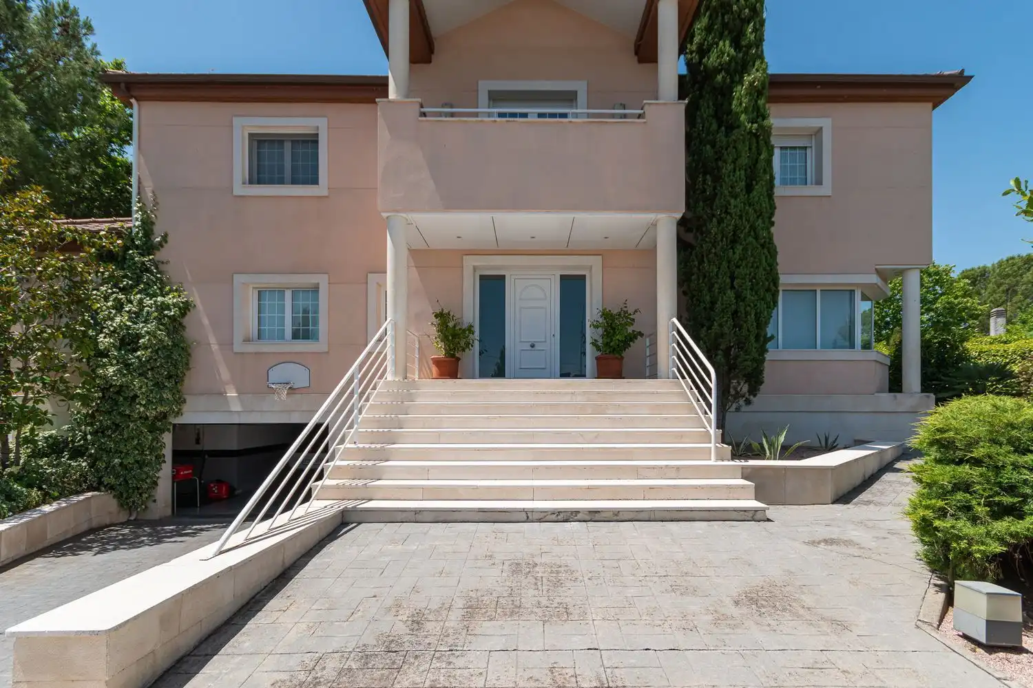 Exterior view of Houses for sale in Boadilla del Monte  with Air Conditioner, Heating and Storage room
