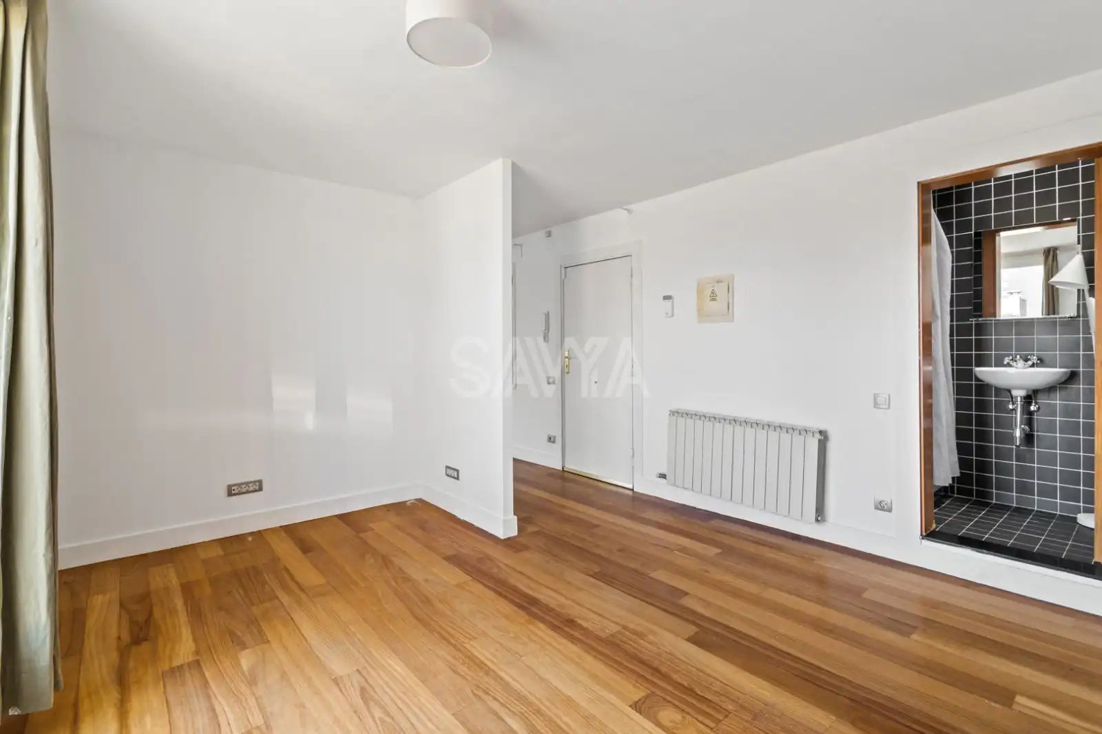 Bedroom of Office for sale in Barcelona