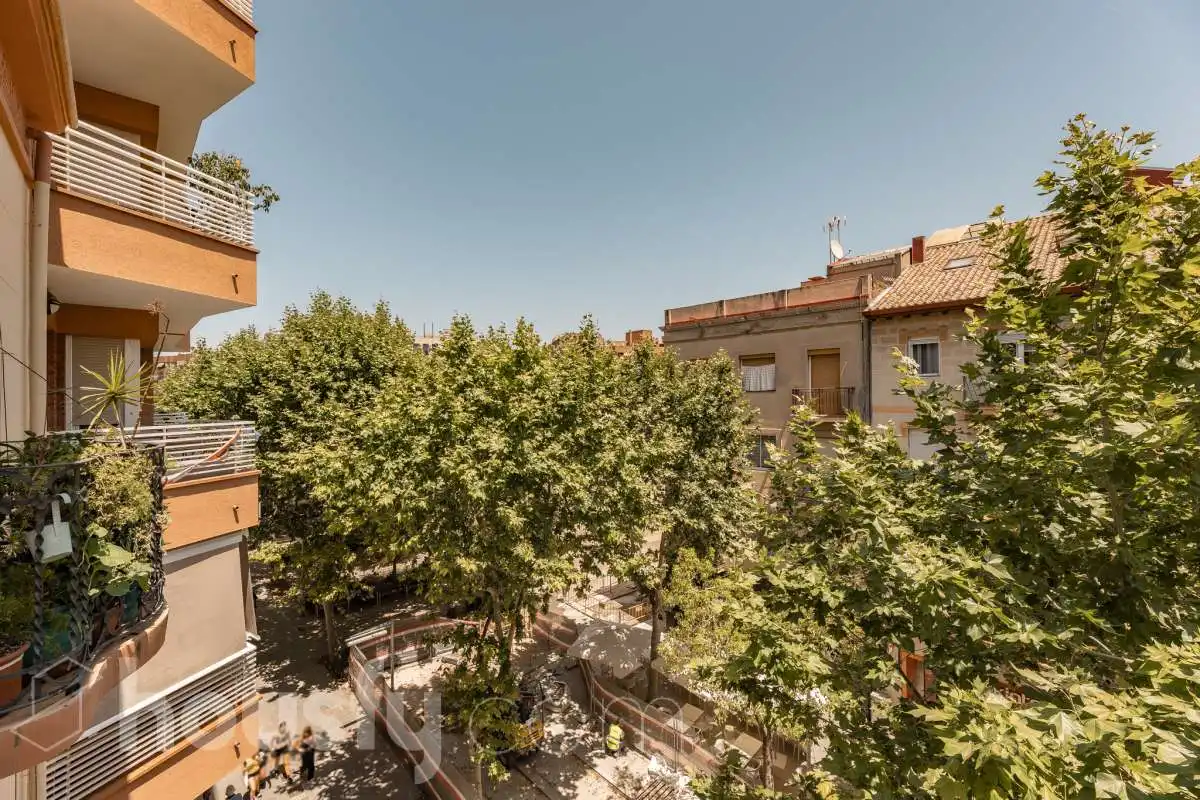 Exterior view of Flat for sale in Cornellà de Llobregat  with Balcony