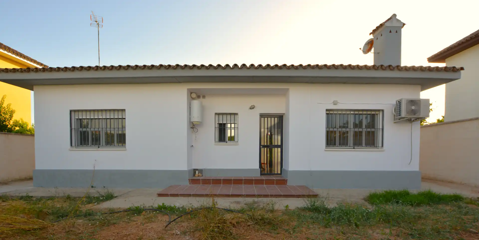 Vista exterior de Casa o xalet en venda en Espartinas Pueblo
