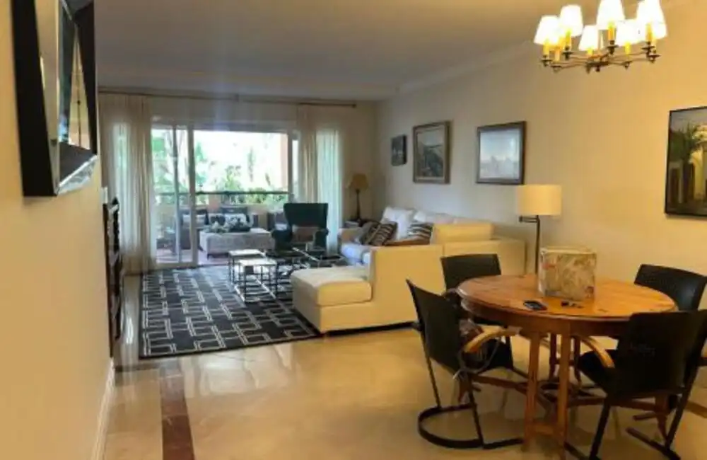 Sala d'estar de Planta baixa de lloguer en Marbella amb Aire condicionat, Terrassa i Traster