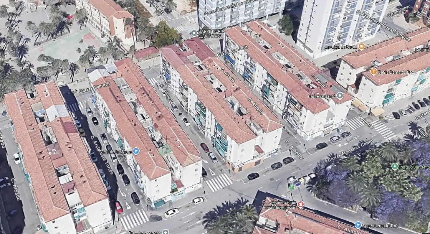 Piso en venta en Calle ALBINELLA, imagen 2