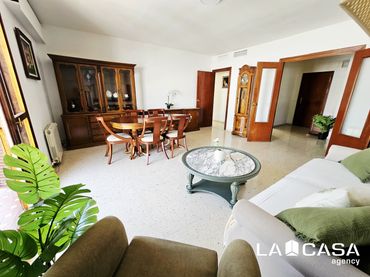 Flat with lift for sale in Casco Antiguo