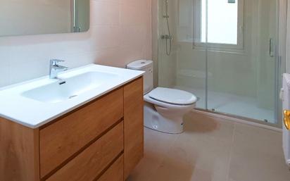 Bathroom of Flat for sale in Salamanca Capital  with Heating