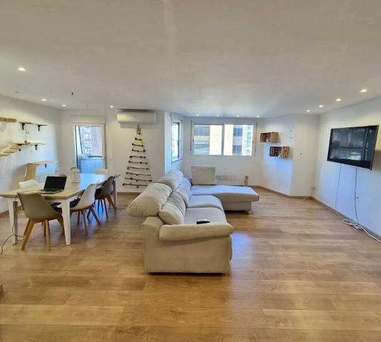 Piso en Alquiler en Calle SAN VICENTE MARTIR en Arrancapins