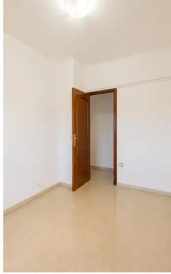 Wohnung zum Verkauf in Santa Coloma de Gramenet mit Heizung, Balkon und Alarm