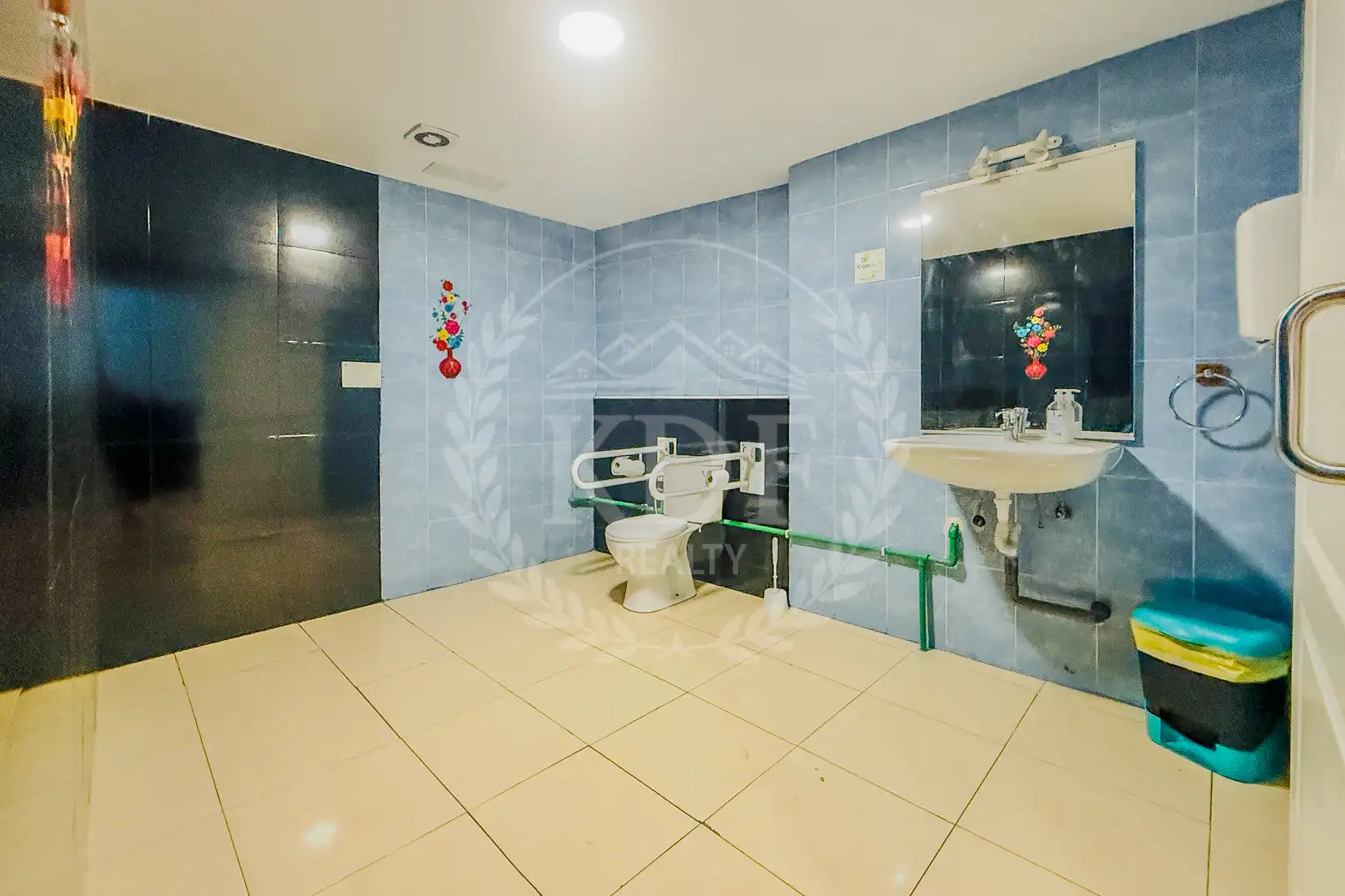 Baño de Local en traspaso en Santa Cruz de Tenerife con Terraza, Amueblado y Internet