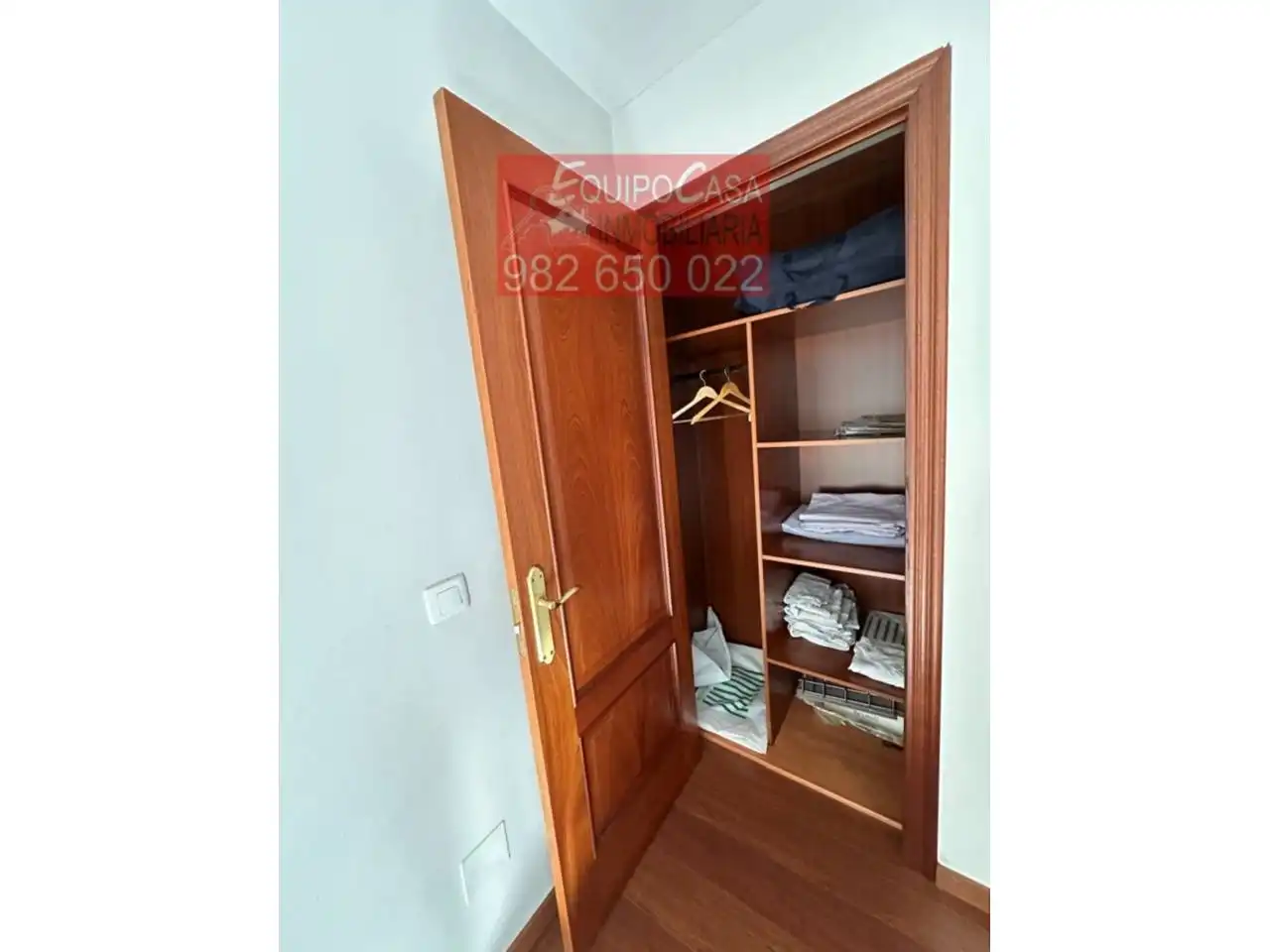 Habitación de Casa adosada en venta en Lugo con Calefacción, Parquet y Amueblado