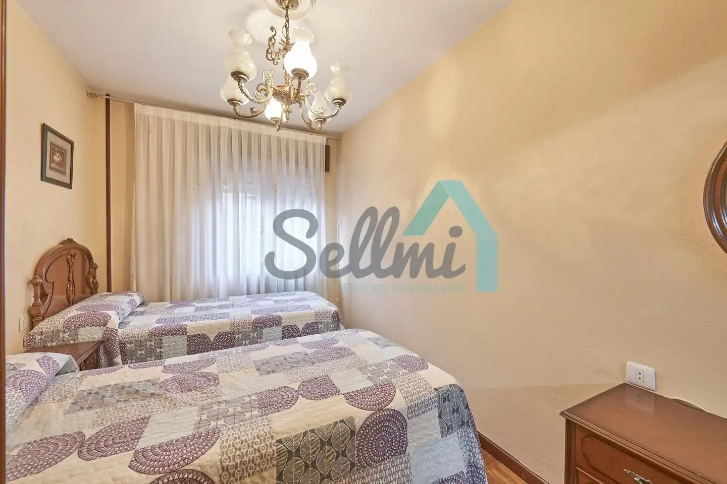 Schlafzimmer von Wohnung zum Verkauf in Aller mit Parkett, Abstellraum und Möbliert