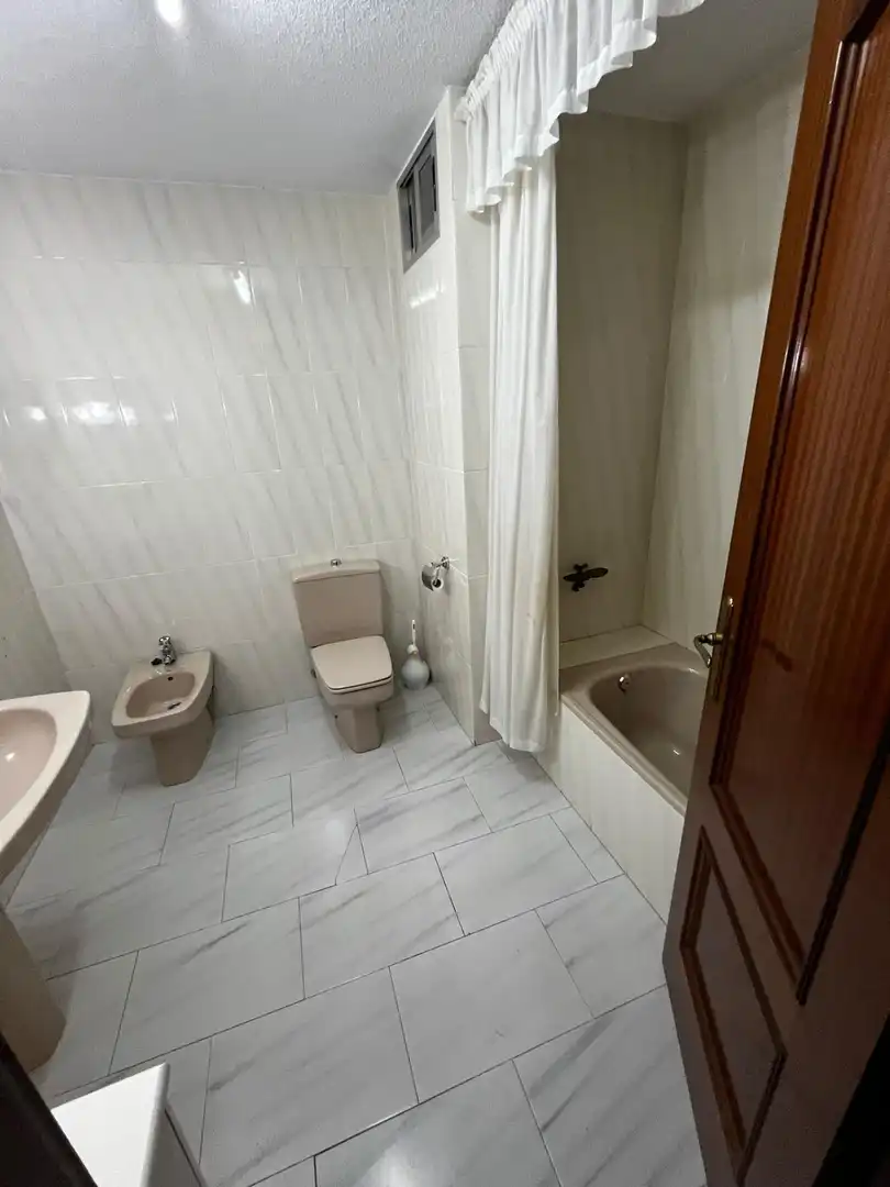 Bathroom of Flat for sale in Córdoba  with Air Conditioner, Storage room and Balcony