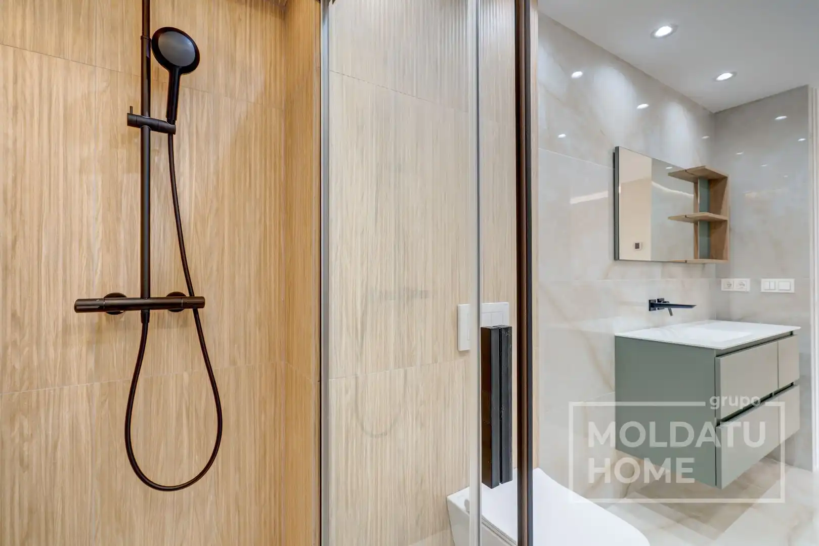 Baño de Apartamento en venta en Donostia - San Sebastián  con Aire acondicionado, Calefacción y Terraza