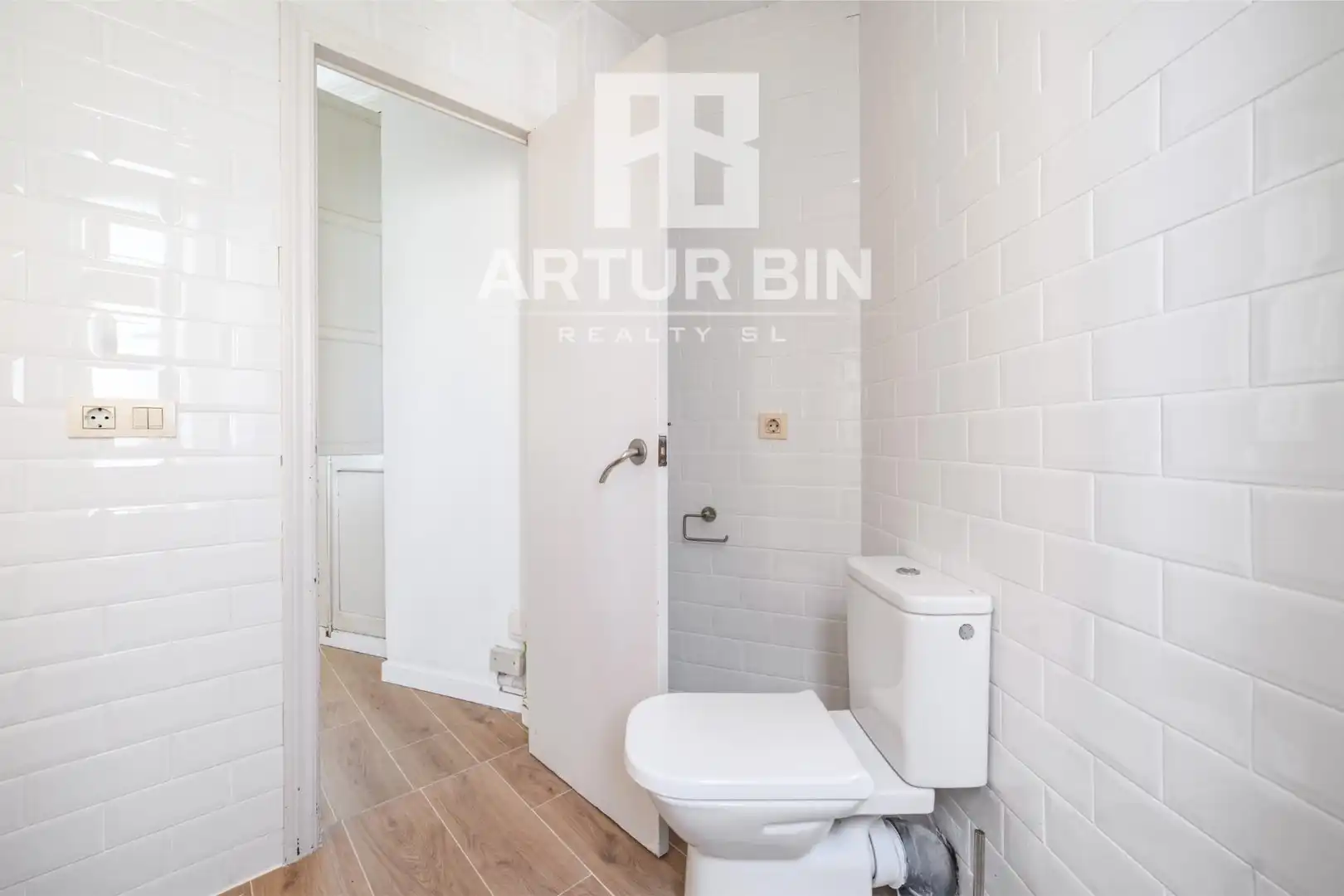 Bathroom of Flat for sale in Valencia  with Balcony