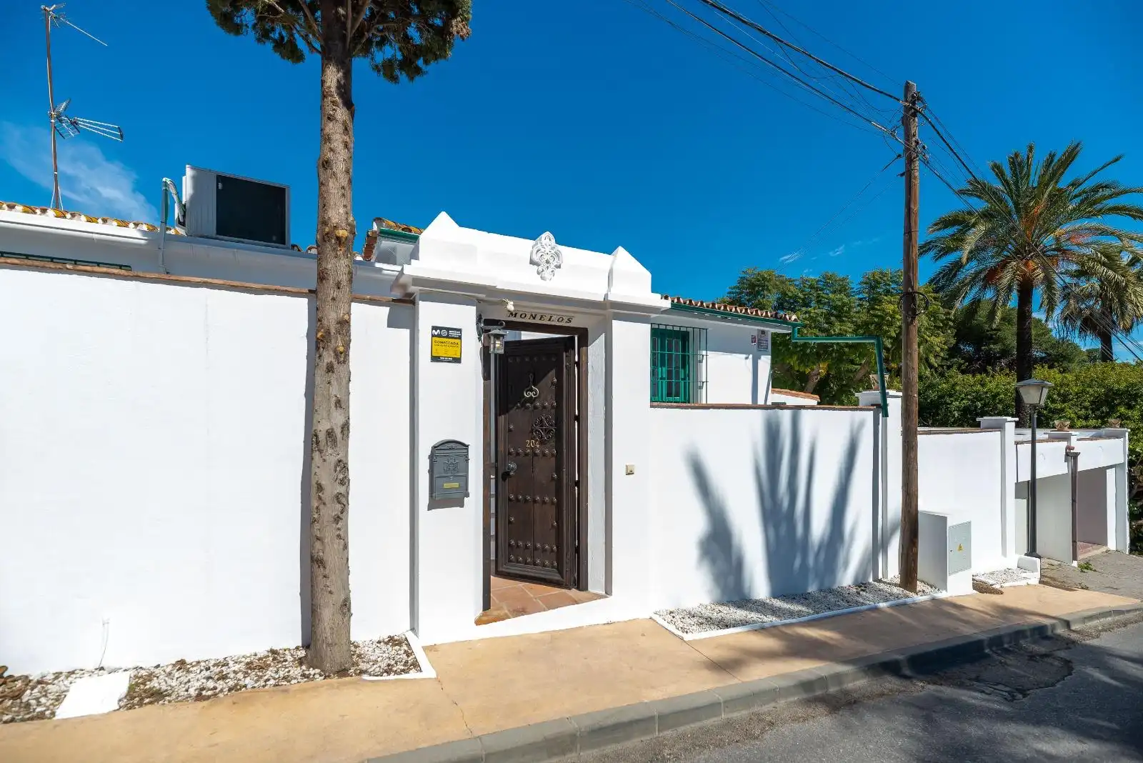 Vista exterior de Casa o chalet en venta en Marbella con Aire acondicionado, Calefacción y Jardín privado
