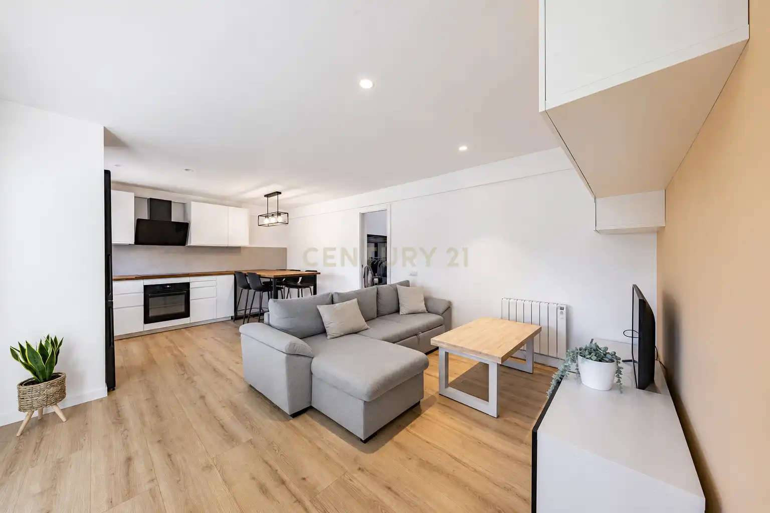 Sala d'estar de Casa o xalet en venda en Sant Cugat del Vallès amb Jardí privat i Traster