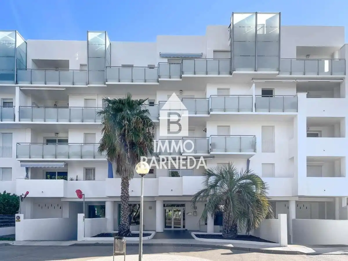 Exterior view of Flat for sale in Roses  with Heating, Terrace and Swimming Pool