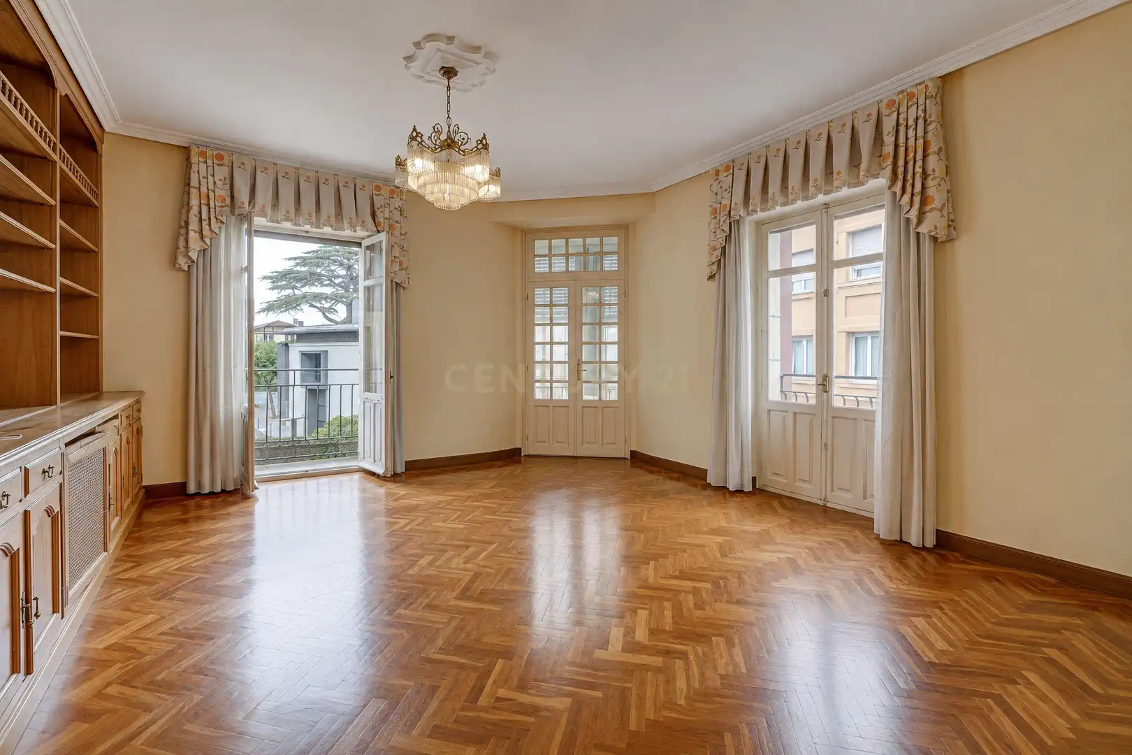 Sala d'estar de Apartament en venda en Irun  amb Traster i Balcó