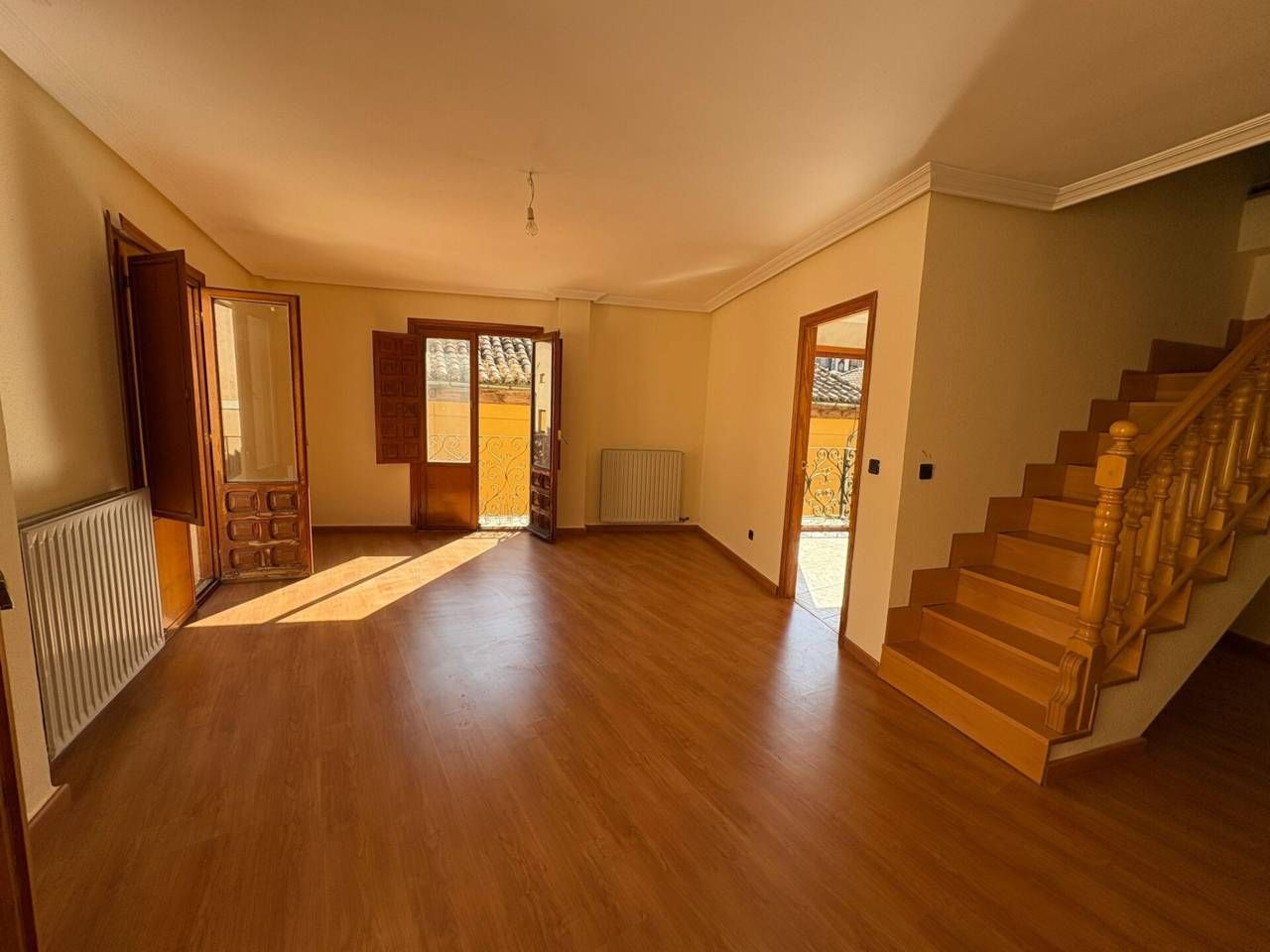 Sala d'estar de Dúplex en venda en Ciudad Rodrigo amb Calefacció, Parquet i Balcó