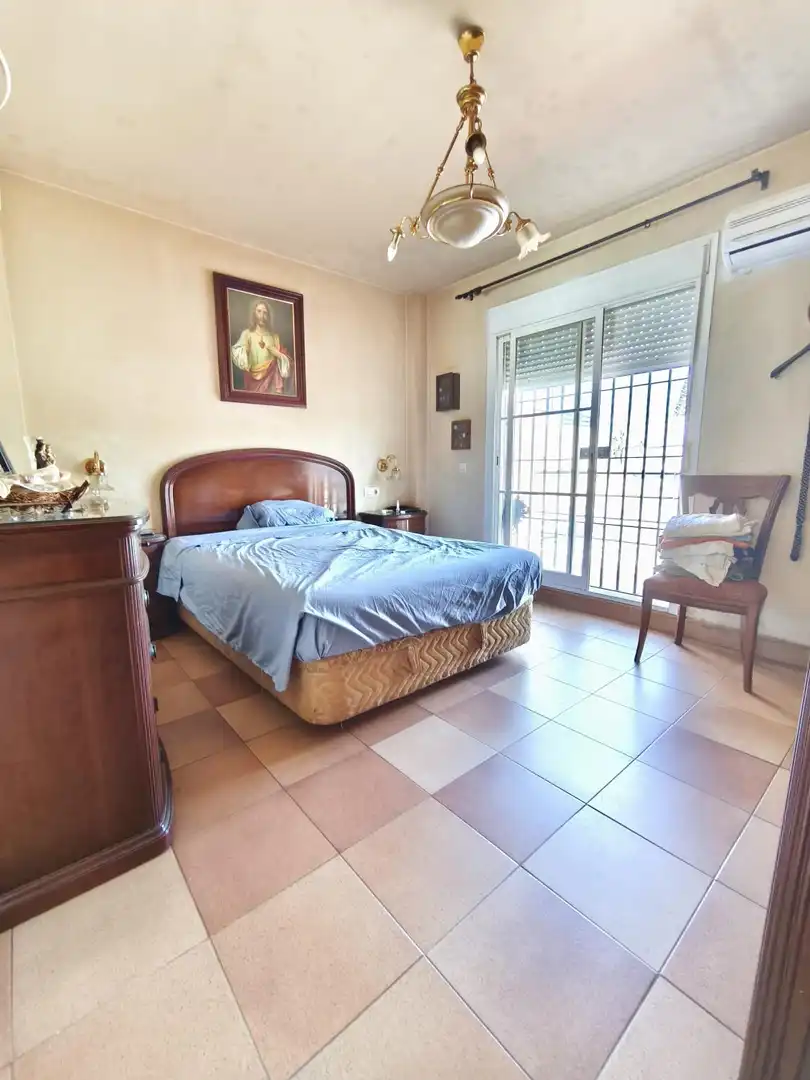 Habitación de Casa adosada en venta en Bonanza - Avda de Huelva - Barrio Andalucia