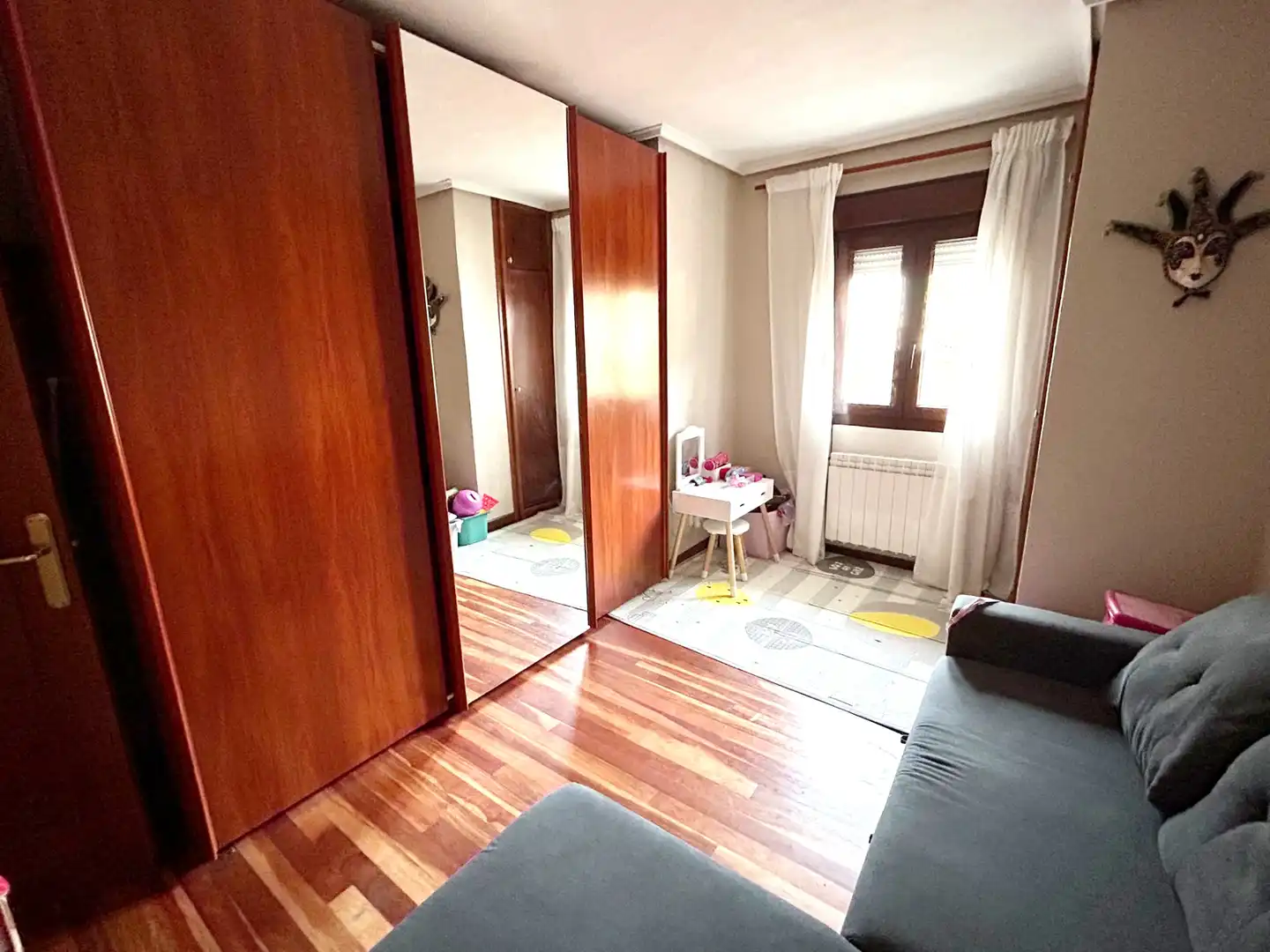 Dormitori de Casa adosada en venda en Castro-Urdiales amb Calefacció, Terrassa i Traster