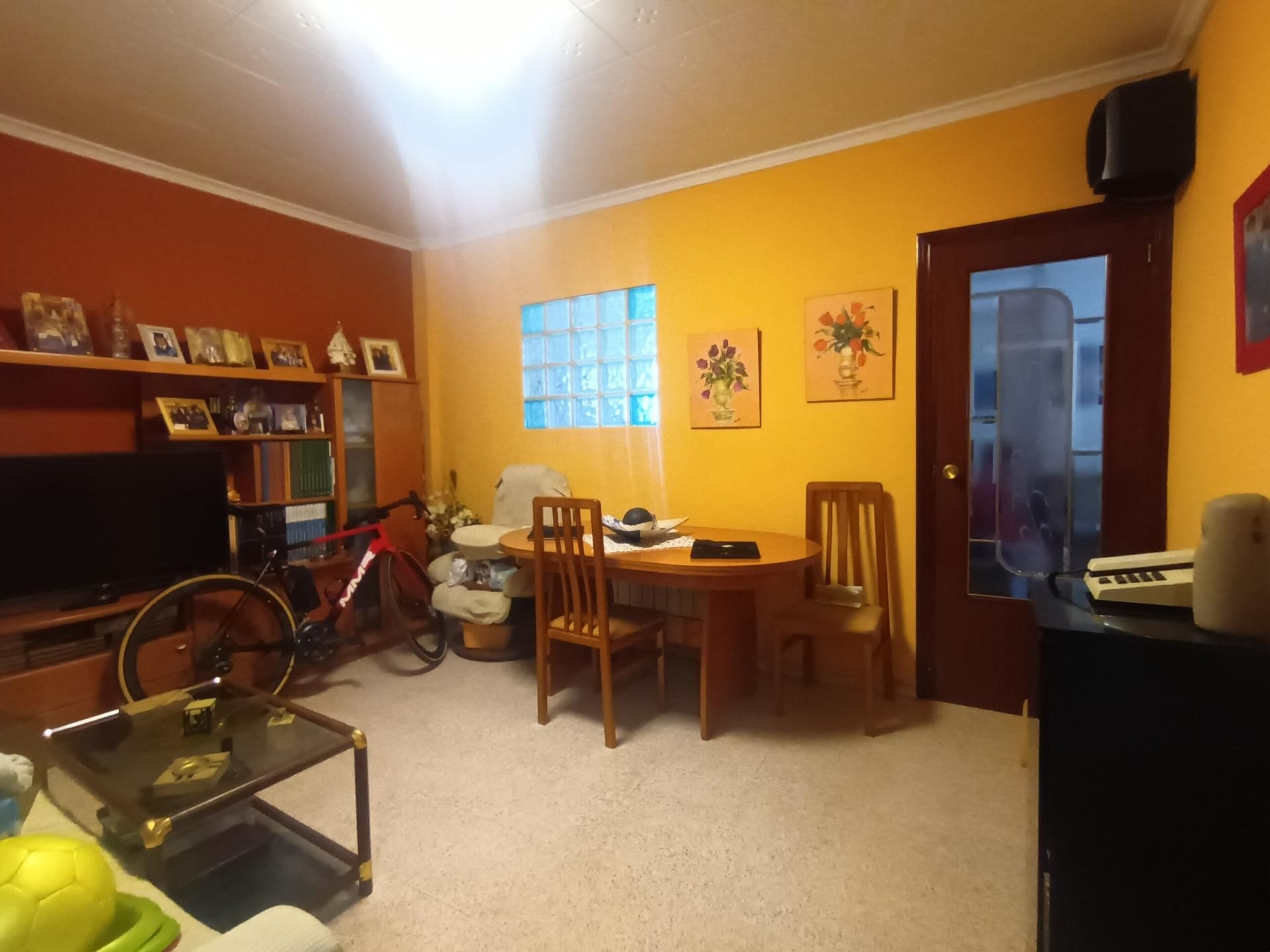 Flat for sale in Villena  with Air Conditioner, Heating and Balcony