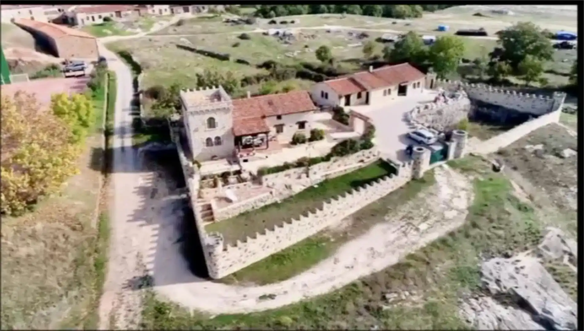 Vista exterior de Pis en venda en Hacinas amb Aire condicionat, Jardí privat i Moblat