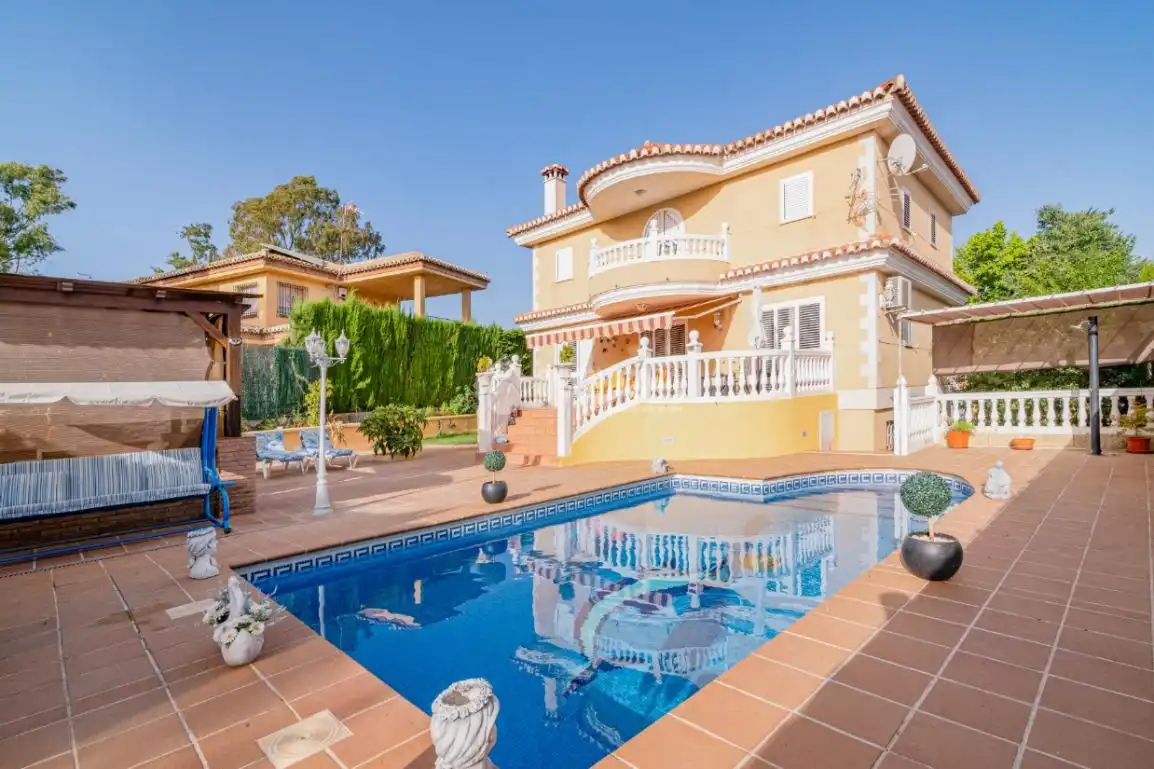 Exterior view of Houses for sale in Cenes de la Vega  with Terrace and Swimming Pool